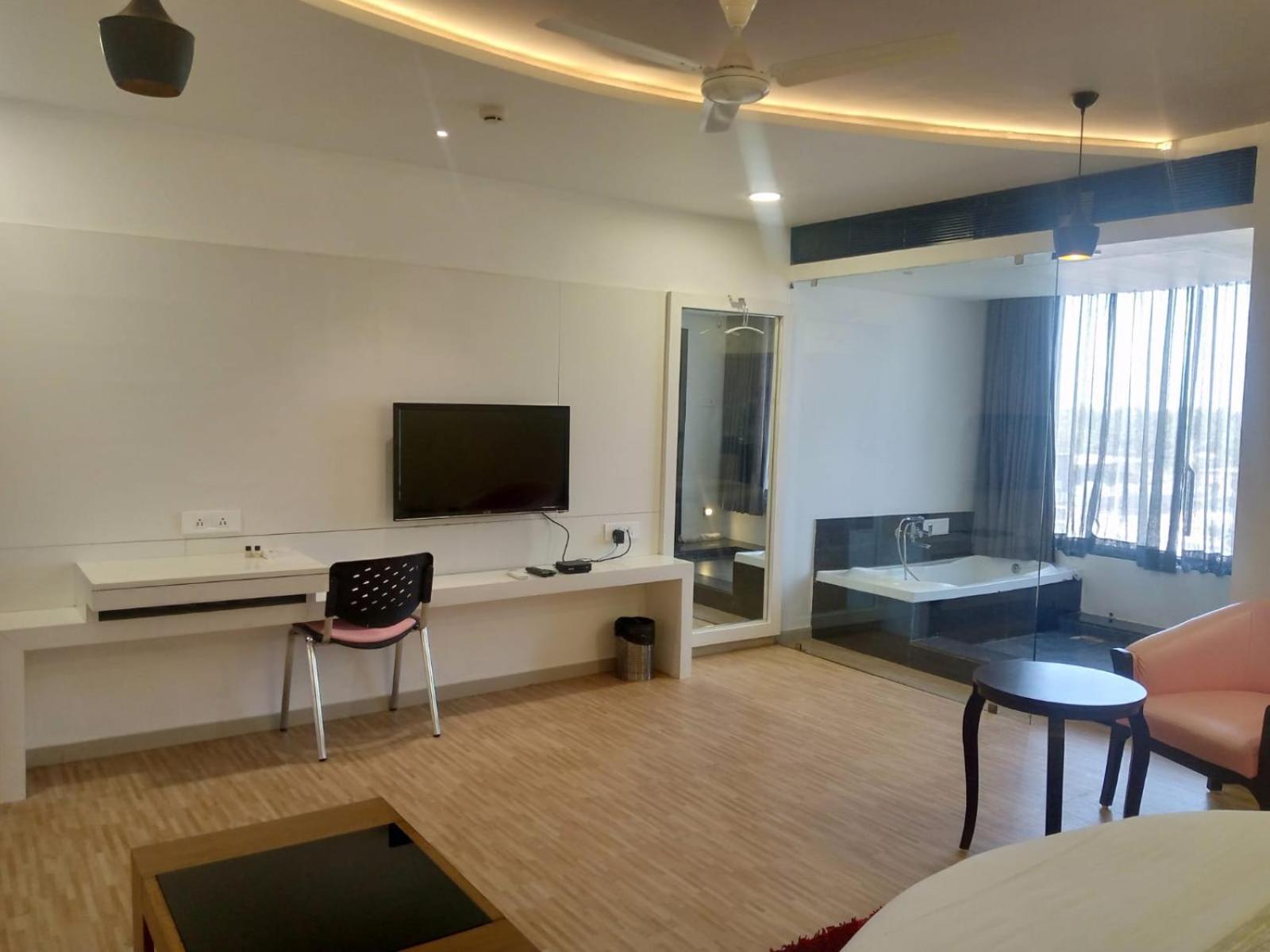 Hotel Shivalik - Mehsana Mahesana Extérieur photo
