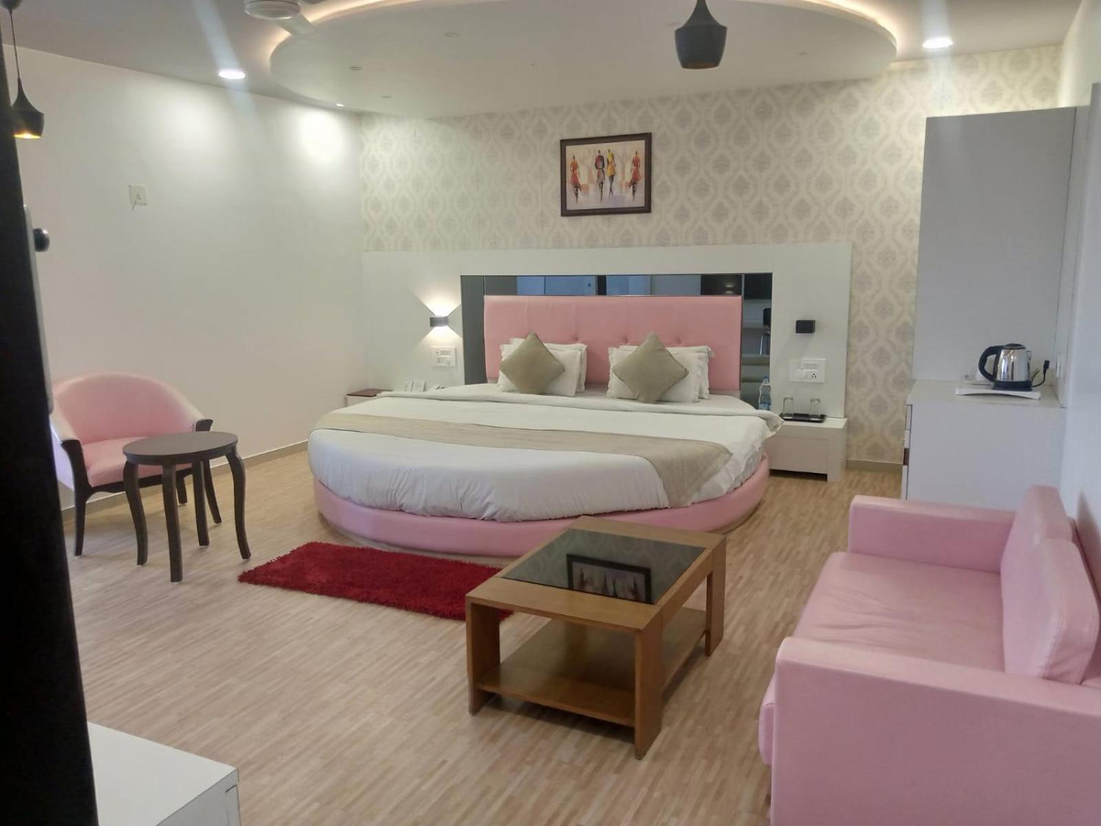 Hotel Shivalik - Mehsana Mahesana Extérieur photo