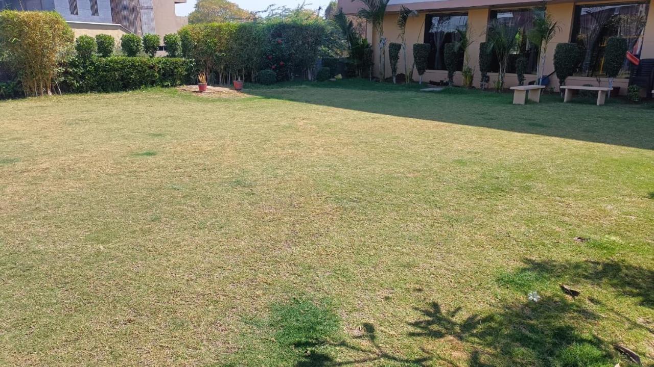 Hotel Shivalik - Mehsana Mahesana Extérieur photo