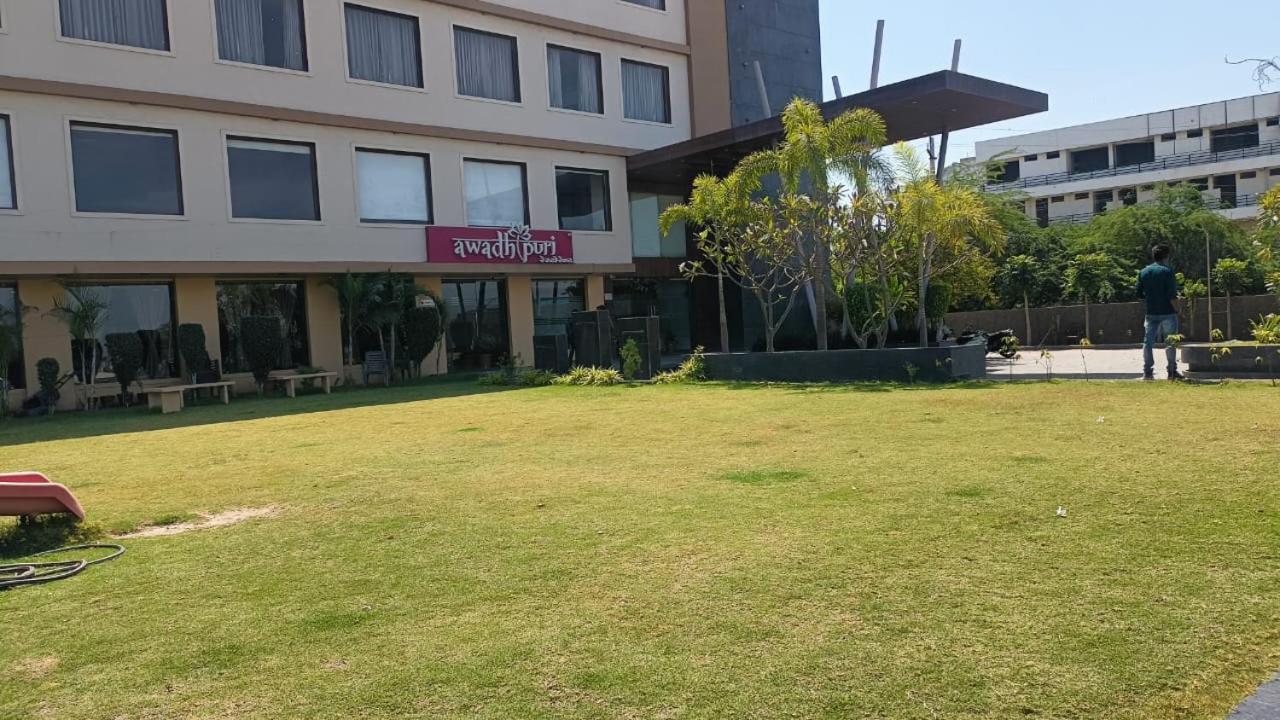 Hotel Shivalik - Mehsana Mahesana Extérieur photo