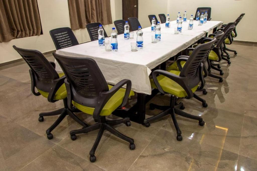 Hotel Shivalik - Mehsana Mahesana Extérieur photo