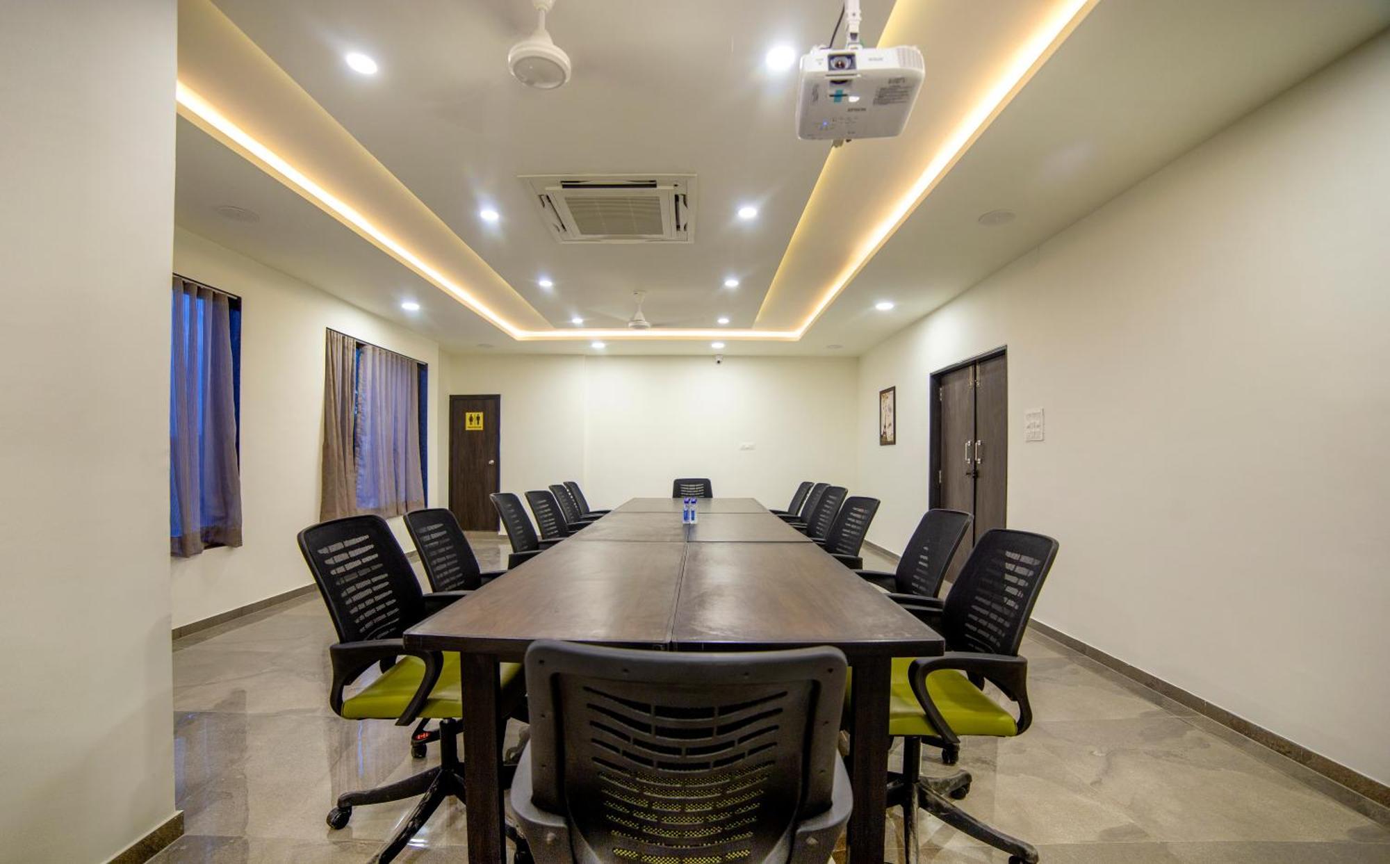 Hotel Shivalik - Mehsana Mahesana Extérieur photo