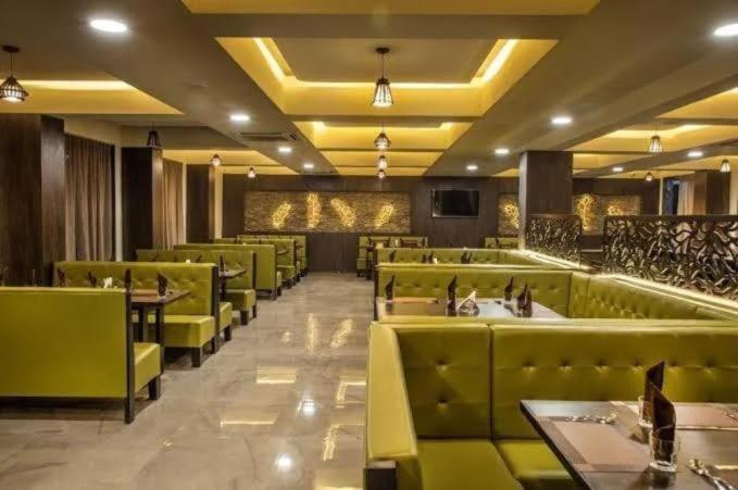 Hotel Shivalik - Mehsana Mahesana Extérieur photo