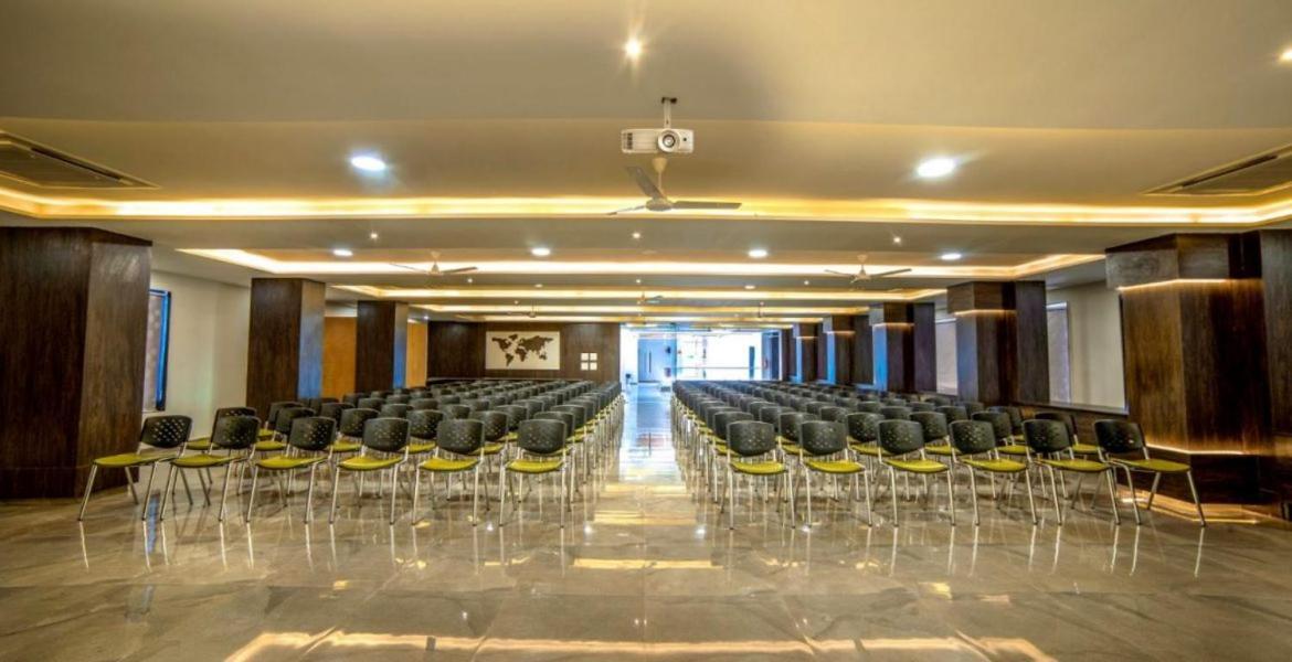Hotel Shivalik - Mehsana Mahesana Extérieur photo