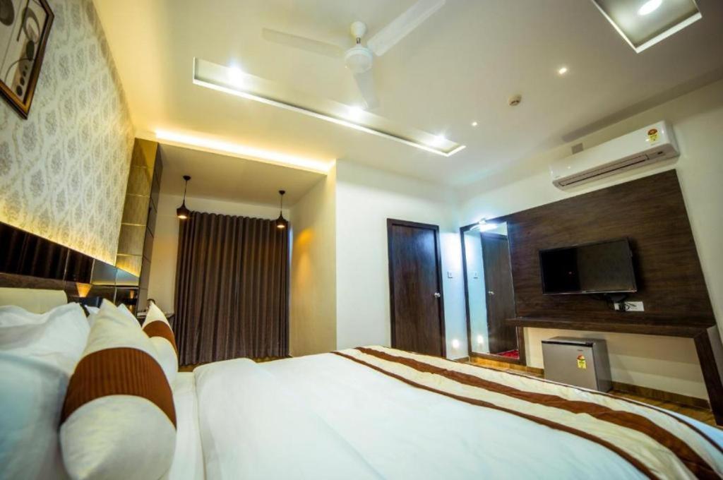 Hotel Shivalik - Mehsana Mahesana Extérieur photo