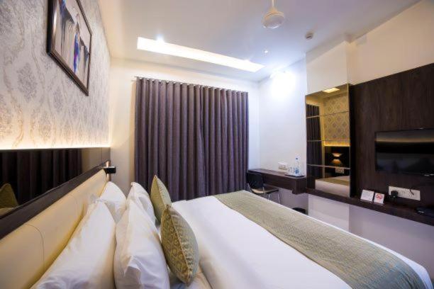 Hotel Shivalik - Mehsana Mahesana Extérieur photo